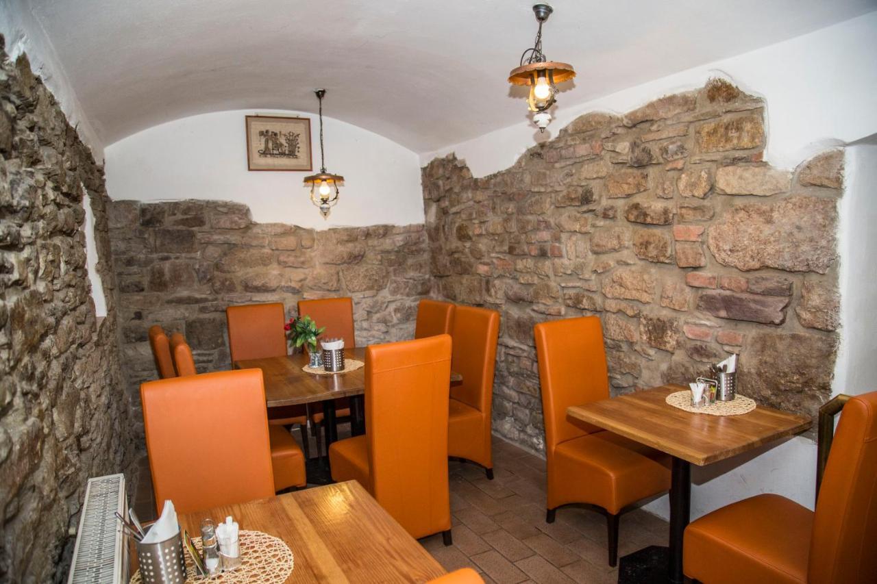 Hotel U Mesta Prahy Náchod Екстериор снимка