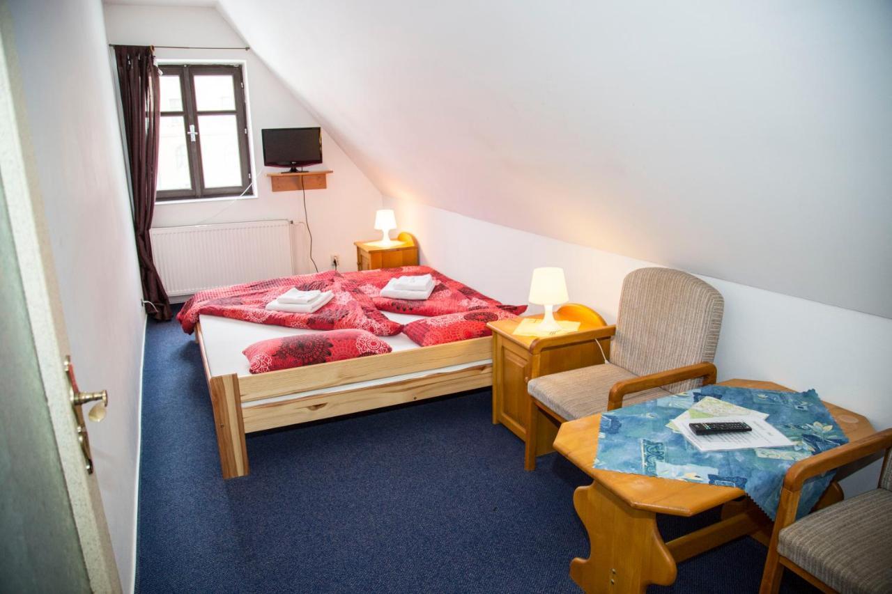 Hotel U Mesta Prahy Náchod Екстериор снимка