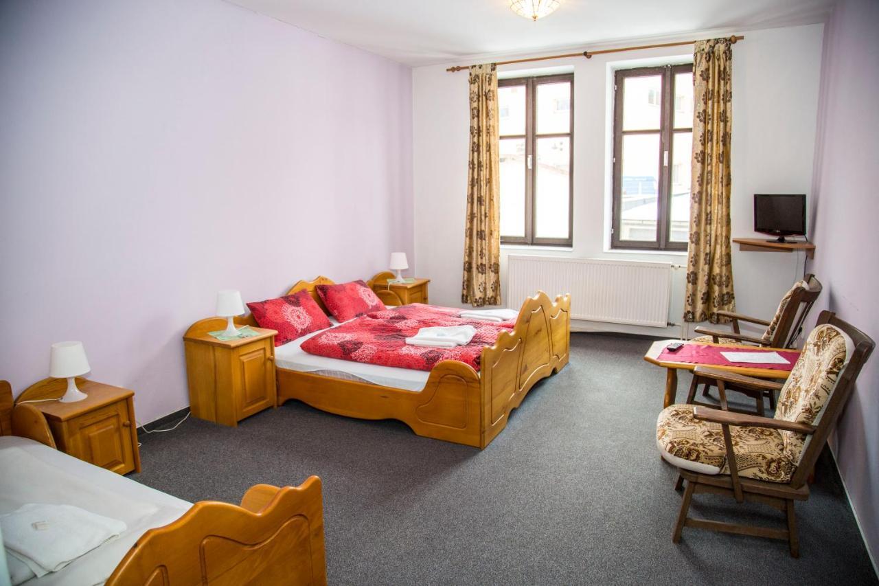 Hotel U Mesta Prahy Náchod Екстериор снимка