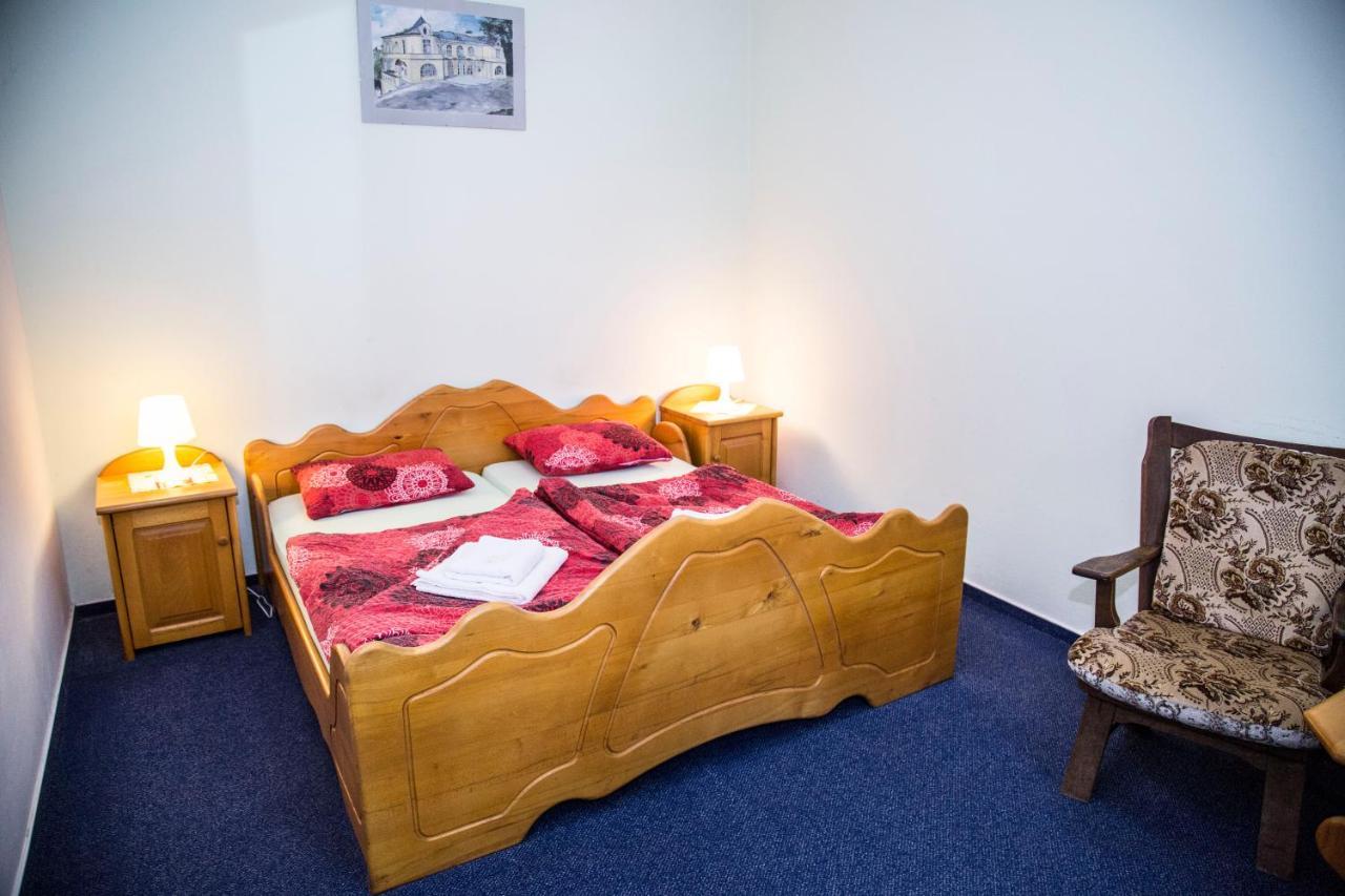 Hotel U Mesta Prahy Náchod Екстериор снимка